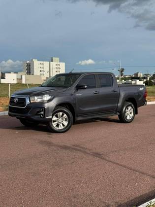 TOYOTA HILUX 2.8 SR 4X4 CD 16V DIESEL 4P AUTOMÁTICO